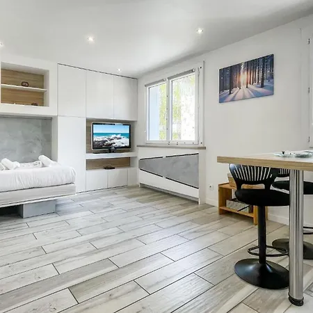 Homey Tidy - New / Proche Centre / Parking Gratuit / Entierement Equipe